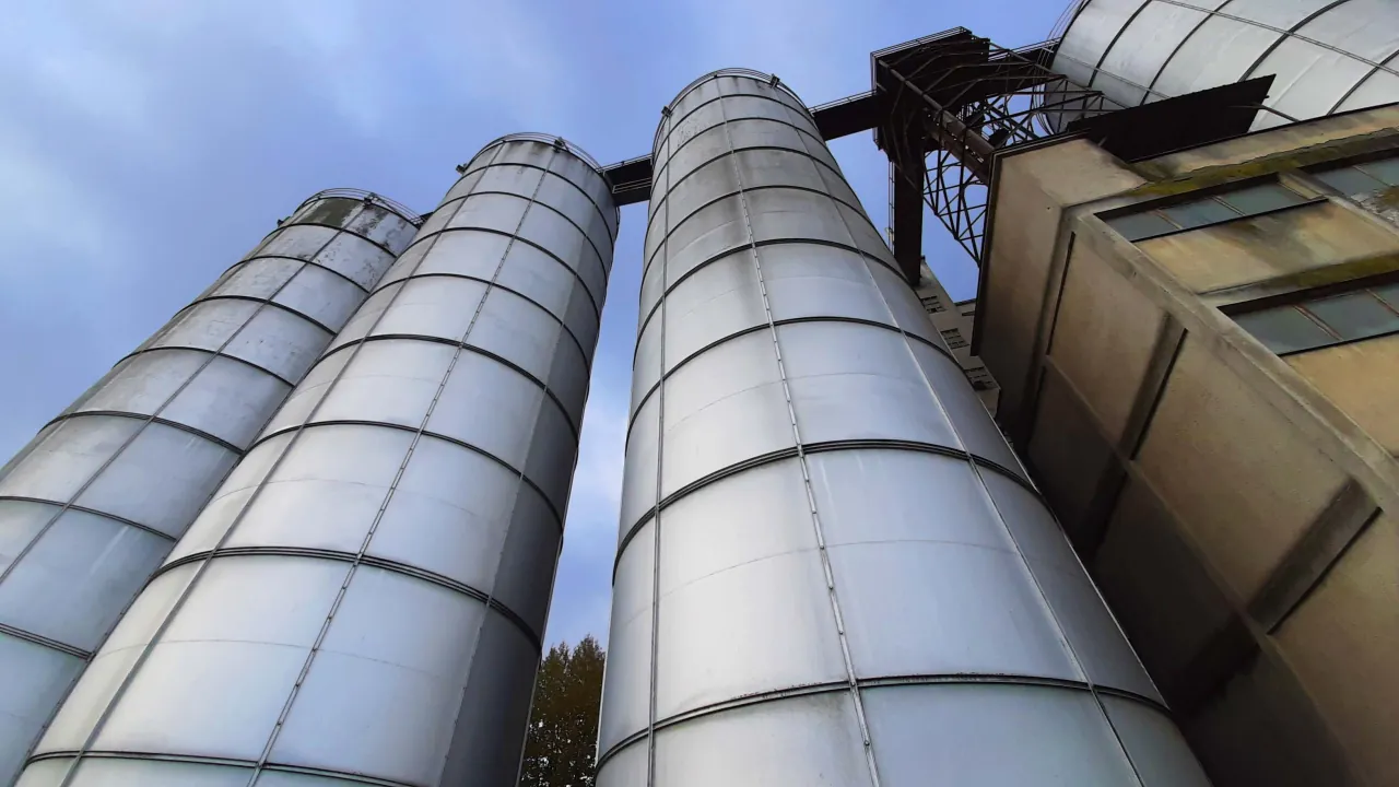 Silos de almacenamiento de materia prima a granel